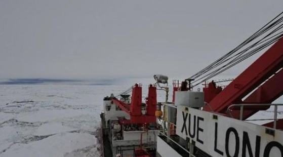 雪龙号救援俄客轮受阻