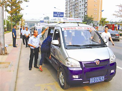  “微型公交”接驳大兴地铁站