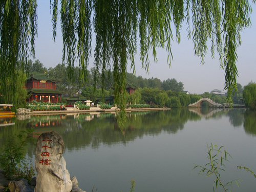 边看风景边养生 扬州瘦西湖边泡温泉8