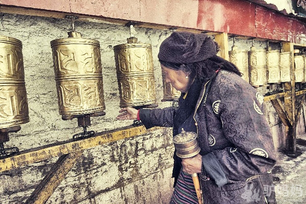 拉萨八廓街旅游景点：距今已有1300多年历史朝圣之路10