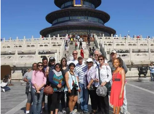 肯尼亚大姐ps旅游照走红2