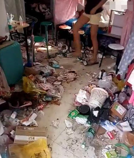 史上最脏女生宿舍