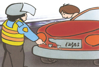 伪造号牌怼交警